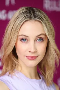 Фото Сара Гадон (Sarah Gadon)