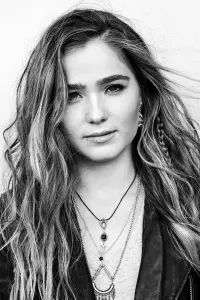 Фото Гейлі Лу Річардсон (Haley Lu Richardson)