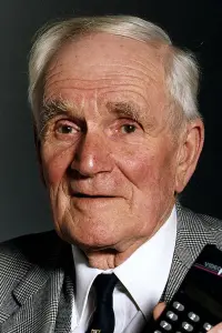 Фото Десмонд Ллевелін (Desmond Llewelyn)