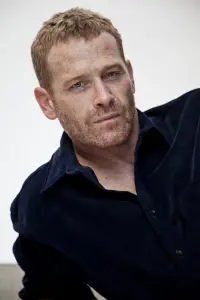 Фото Макс Мартіні (Max Martini)