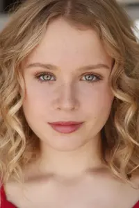 Фото  (Eliza Scanlen)