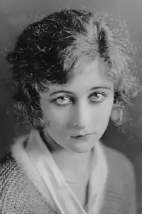 Фото Мілдред Гарріс (Mildred Harris)