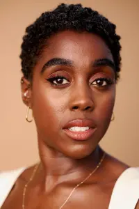 Фото Лашана Лінч (Lashana Lynch)