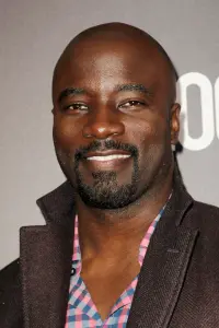 Фото Майк Колтер (Mike Colter)