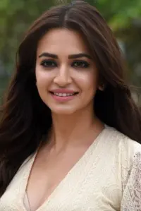 Фото  (Kriti Kharbanda)