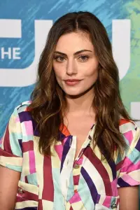 Фото Фібі Тонкін (Phoebe Tonkin)