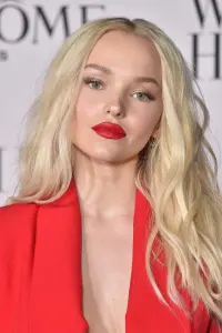 Фото Голуб Камерон (Dove Cameron)