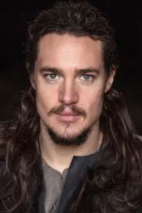 Фото  (Alexander Dreymon)