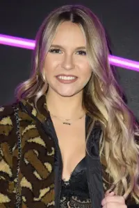 Фото  (Dagi Bee)