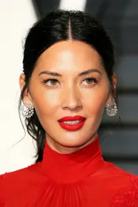 Фото Олівія Манн (Olivia Munn)