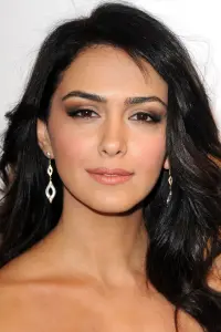 Фото Назанін Боняді (Nazanin Boniadi)