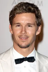 Фото Райан Квантен (Ryan Kwanten)