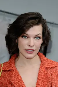 Фото Міла Йовович (Milla Jovovich)