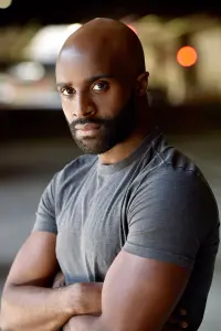 Фото  (Toby Onwumere)