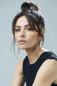 Фото Сара Шахі (Sarah Shahi)