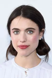 Фото Маргарет Квалі (Margaret Qualley)