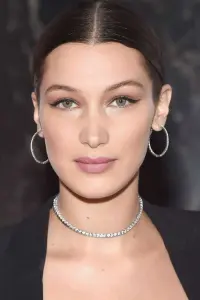 Фото  (Bella Hadid)