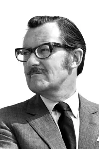 Фото  (Alan Whicker)