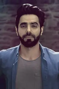 Фото Апаршакті Хурана (Aparshakti Khurana)