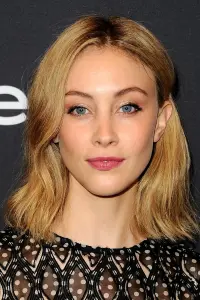 Фото Сара Гадон (Sarah Gadon)