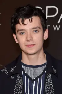 Фото Аса Баттерфілд (Asa Butterfield)