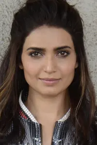 Фото  (Karishma Tanna)