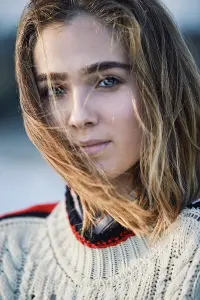 Фото Гейлі Лу Річардсон (Haley Lu Richardson)