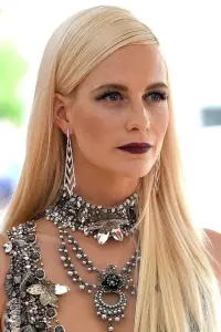 Фото  (Poppy Delevingne)