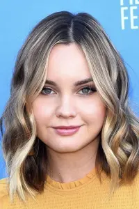 Фото Ліана Ліберато (Liana Liberato)