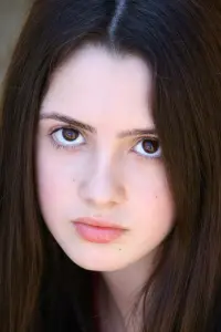 Фото Лаура Марано (Laura Marano)