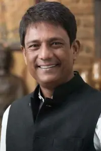 Фото Аділь Хусейн (Adil Hussain)