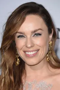 Фото Джессіка Макнамі (Jessica McNamee)