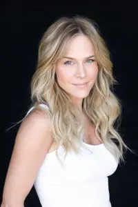 Фото Джулі Бенц (Julie Benz)