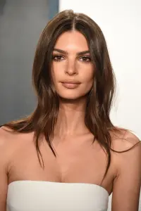 Фото Емілі Ратаковскі (Emily Ratajkowski)