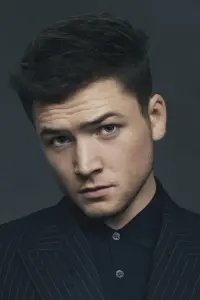 Фото Тарон Егертон (Taron Egerton)