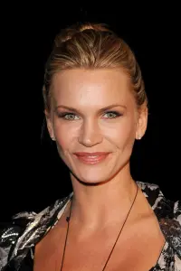 Фото Наташа Хенстрідж (Natasha Henstridge)