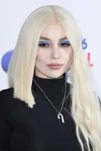 Фото  (Ava Max)