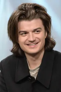 Фото Джо Кірі (Joe Keery)