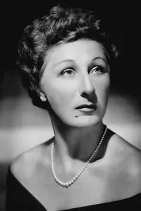 Фото Джудіт Андерсон (Judith Anderson)