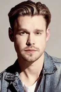 Фото  (Chord Overstreet)