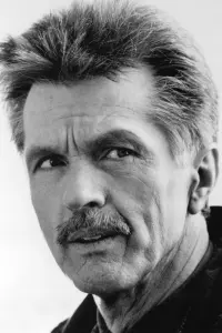 Фото Том Скерріт (Tom Skerritt)