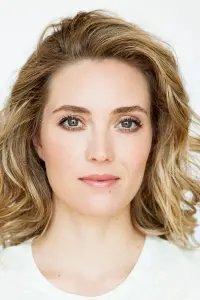 Фото Евелін Брошу (Evelyne Brochu)