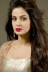 Фото  (Saba Qamar)