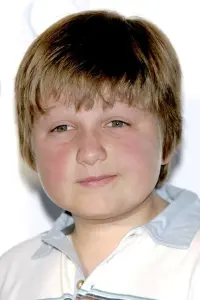 Фото Ангус Т. Джонс (Angus T. Jones)