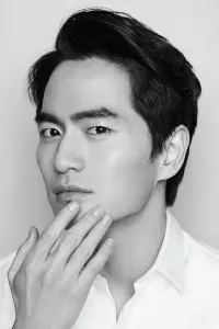 Фото  (Lee Jin-wook)