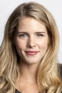 Фото Емілі Бетт Рікардс (Emily Bett Rickards)