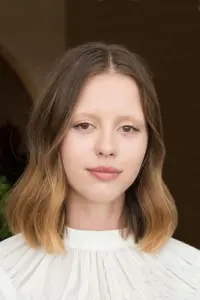 Фото Мія Гот (Mia Goth)