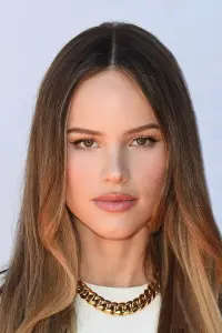 Фото Халстон Сейдж (Halston Sage)