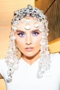 Фото  (Perrie Edwards)