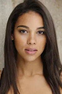 Фото Олександра Шипп (Alexandra Shipp)